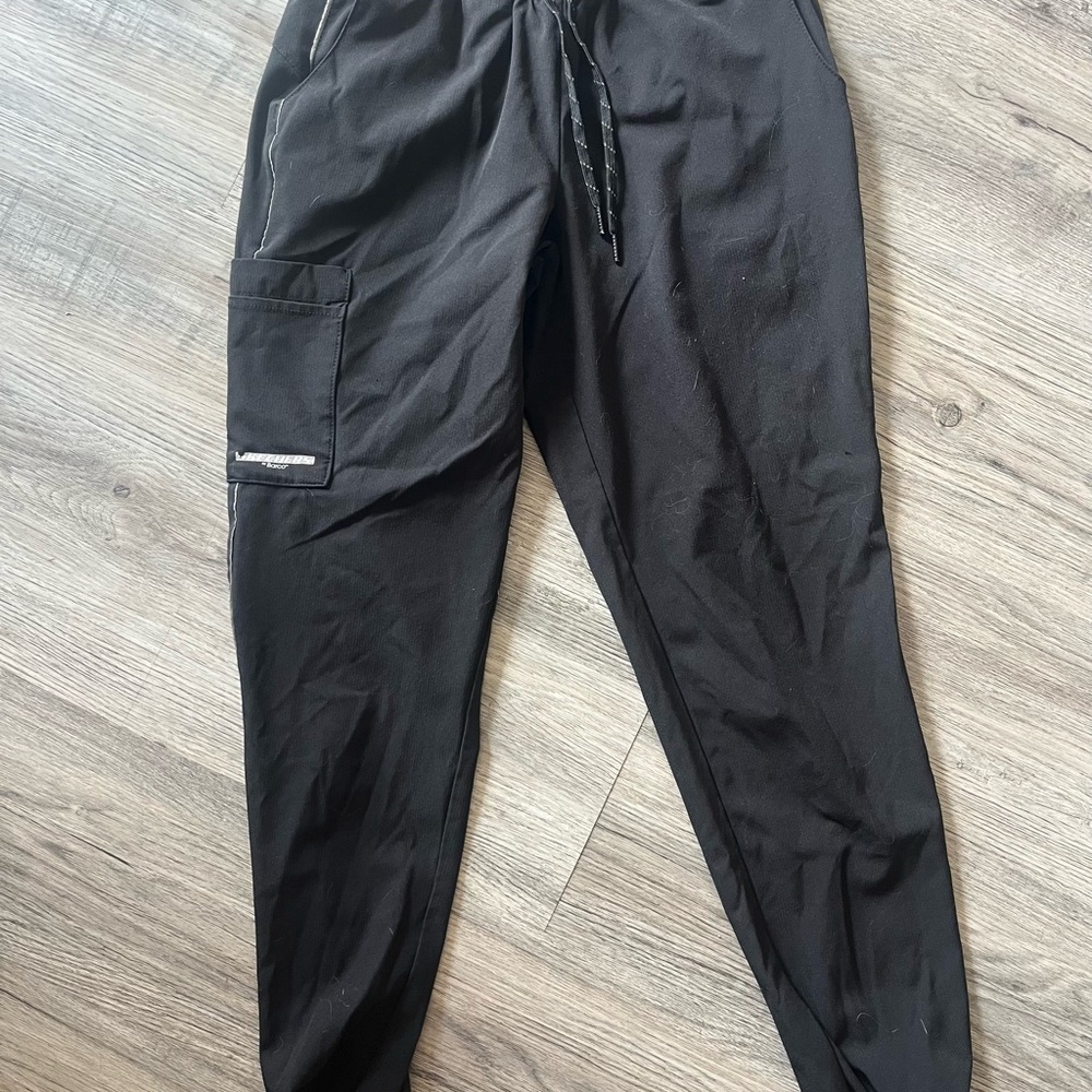 Women's Skechers black jogger scrub pants